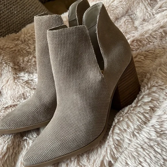 Marc Fisher boots. - Picture 14 of 14